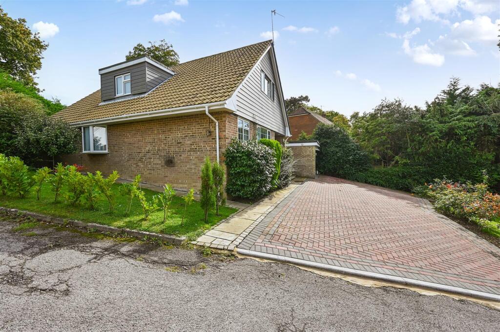 1 EWHURST CLOSE (33).jpg