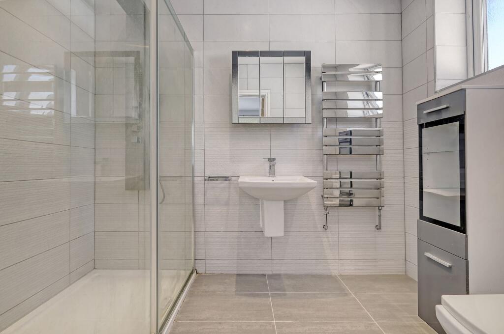 Bedroom Two En-suite