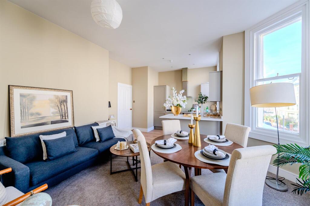 3, LOUNGE KITCHEN 1.jpg