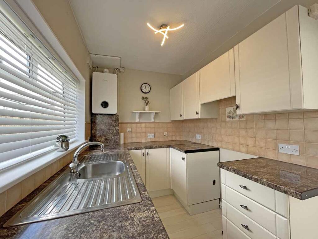 Bowden Park Road 21 Kitchen 2.jpg