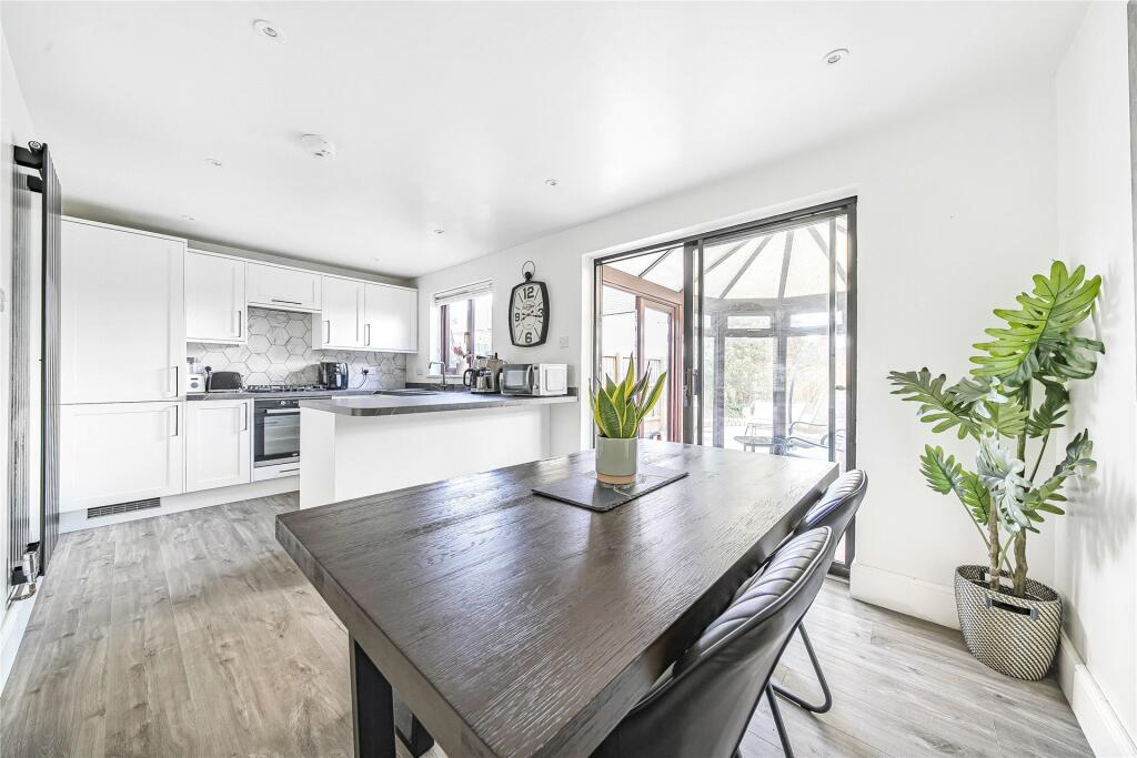 Kitchen/Dining Room