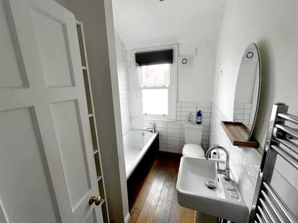 Bathroom.JPG