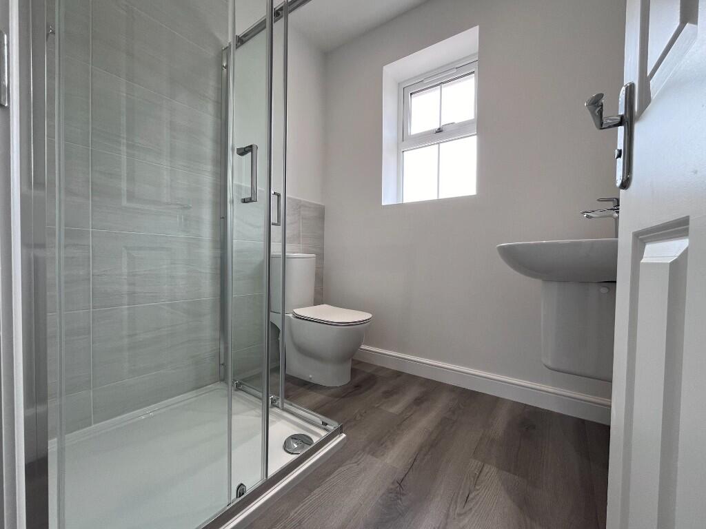 Baslow Ensuite