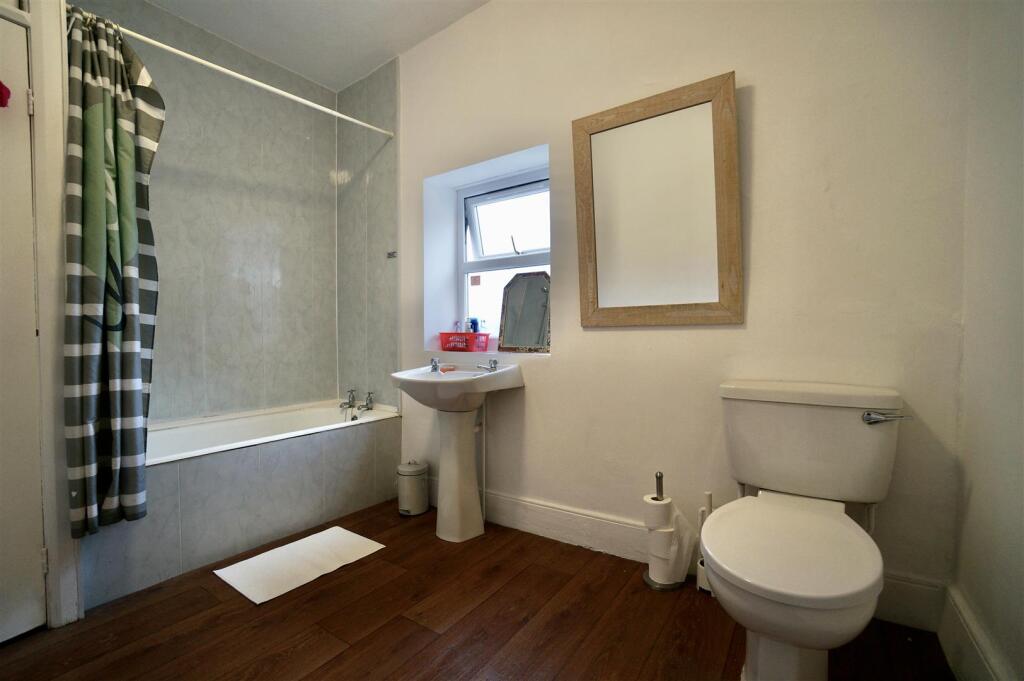 Bathroom.jpg
