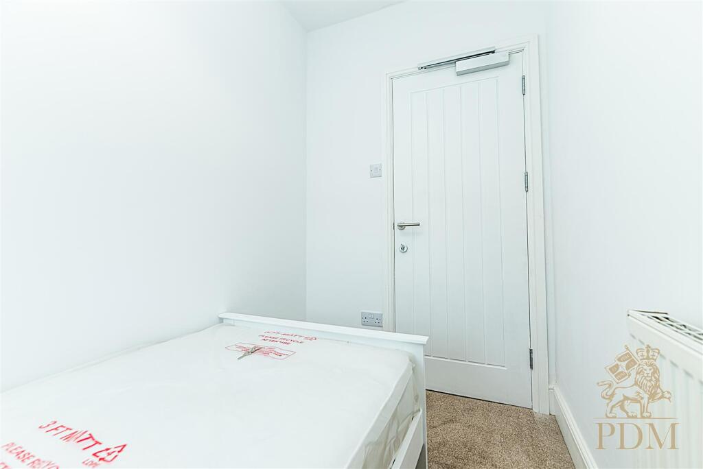 26 Chippendale Lenton Nottingham NG7 1HB