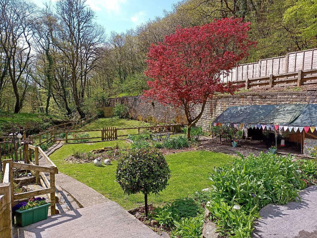 Superb Gardens