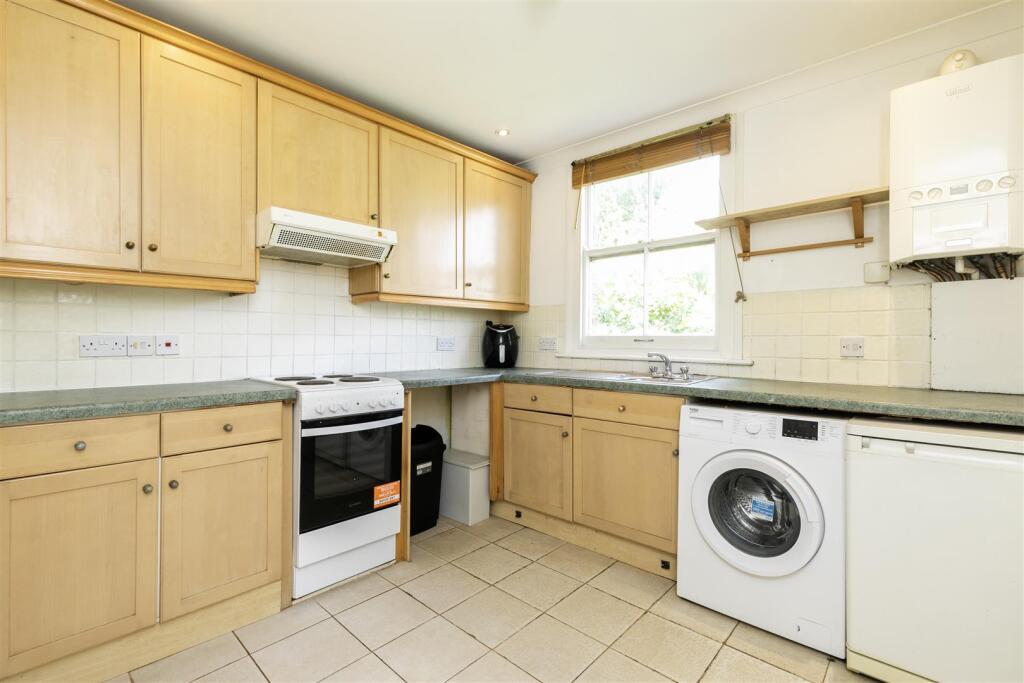 Flat B, 481 Caledonian Road -5.jpg