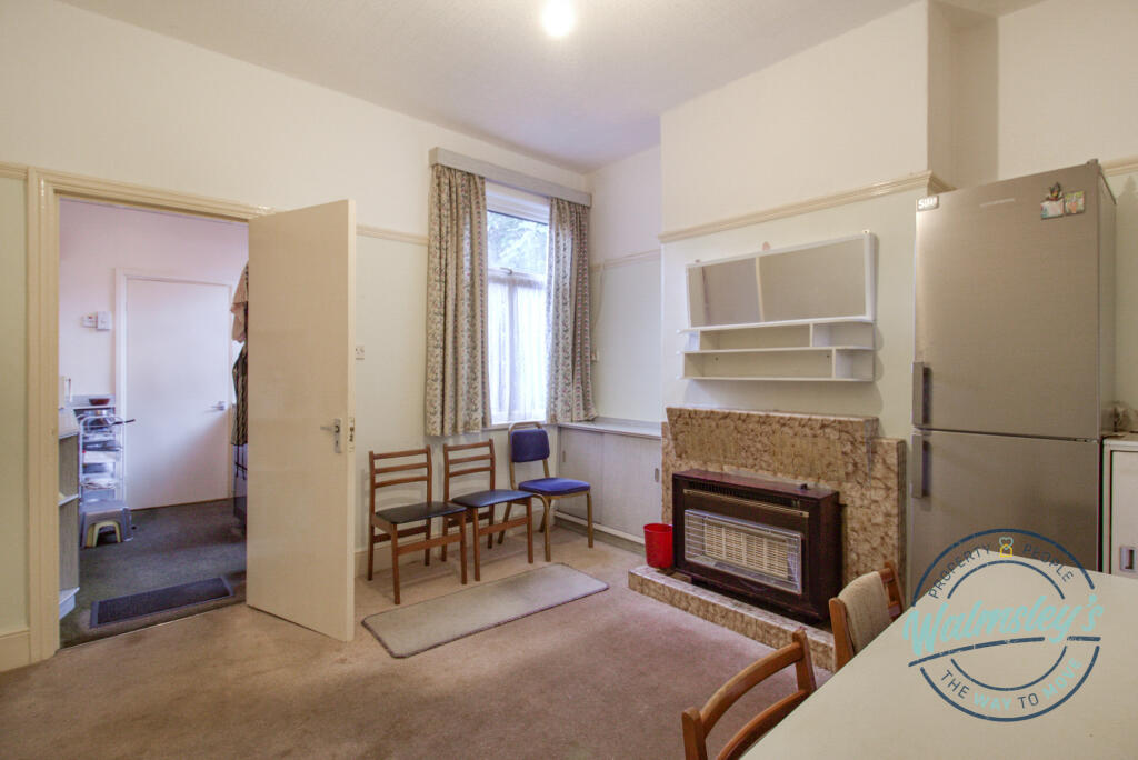 Dining room to rear