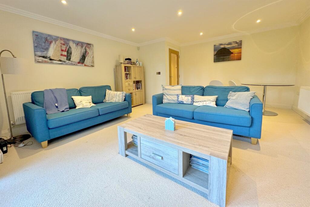 Living/Dining Area