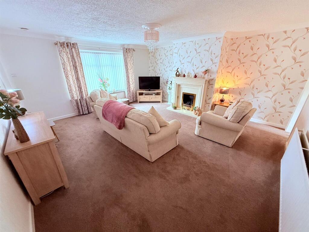 PHOTO-2025-08-29-12-33-08 (4).jpg