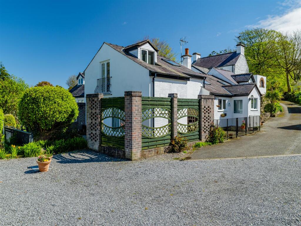 Holiday Cottage 2- Ty Menyn (Butter House)