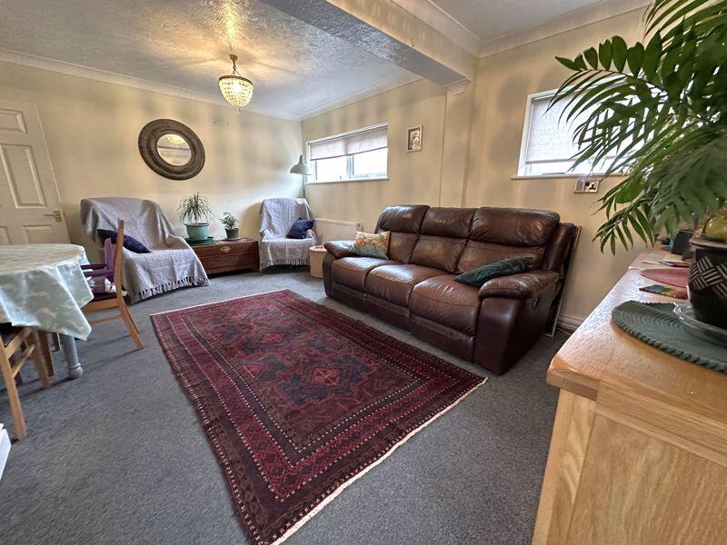 Family/dining room