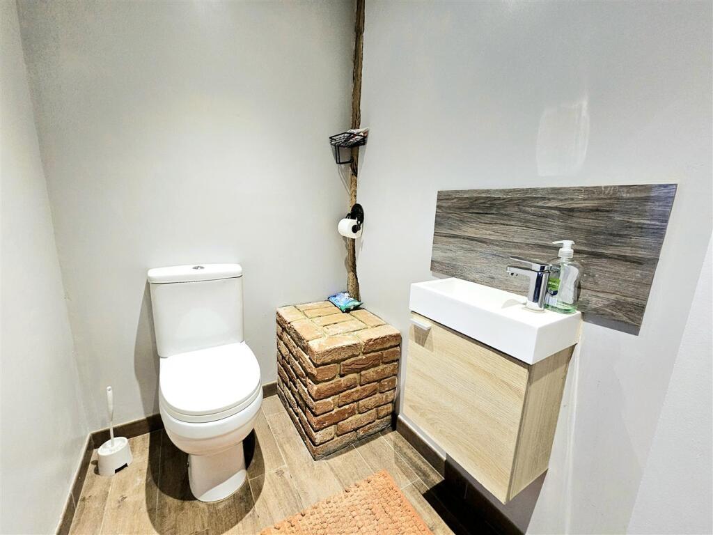 DOWNSTAIRS WC