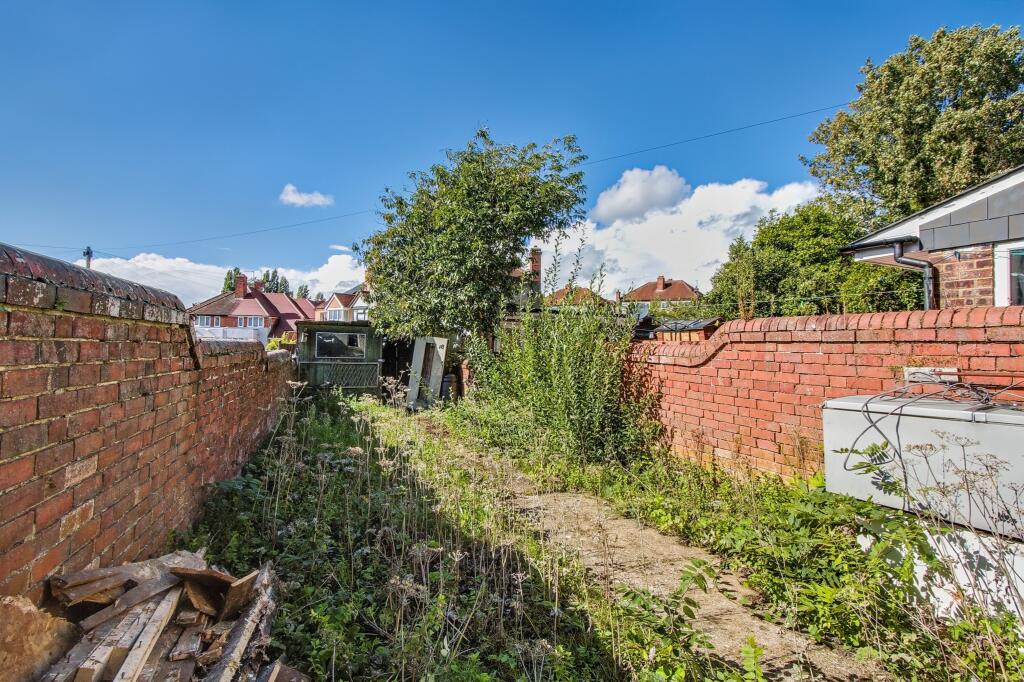 84 Basingstoke Road, Reading, Berkshire, RG2 0EL