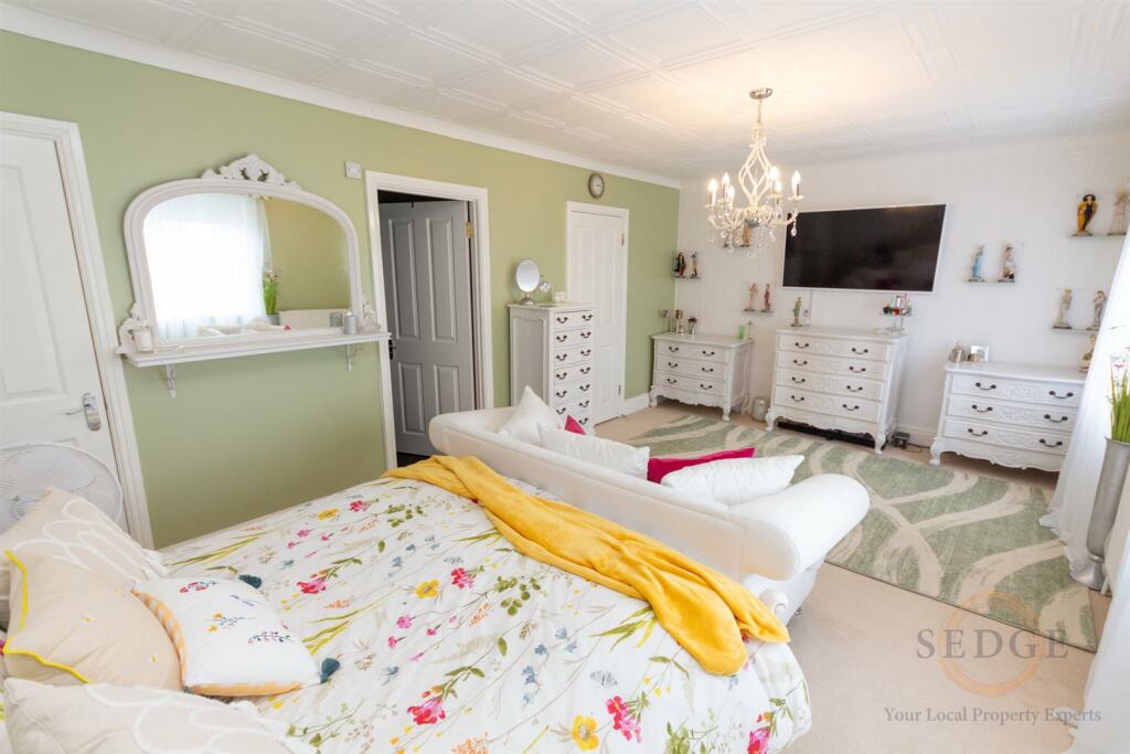 12 redbourne -02.jpg