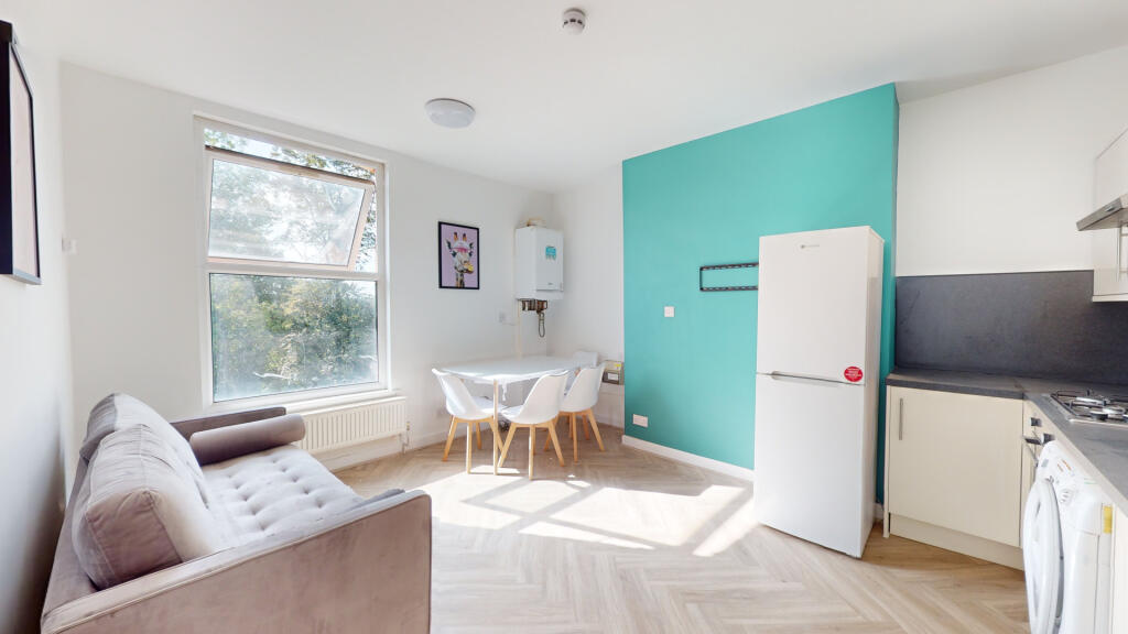 Kitchen / Living Space