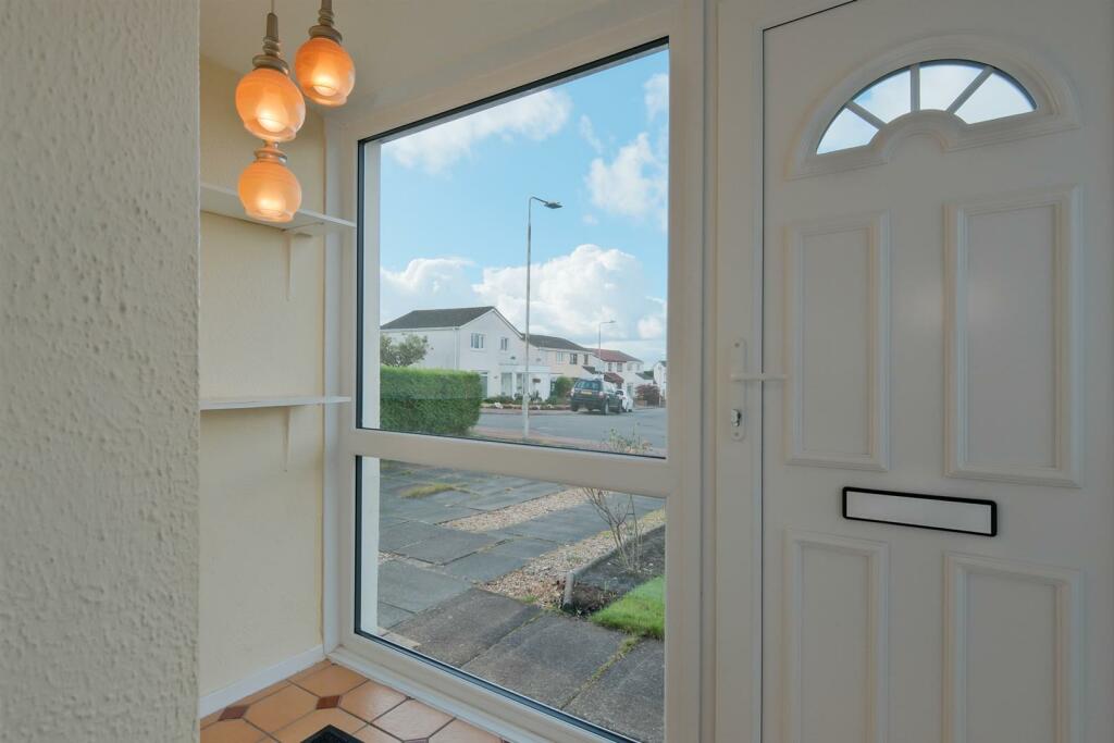 009-30 Braemar Cres, Carluke ML8 4BH.jpg