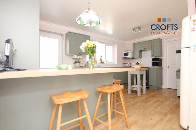 Kitchen/breakfast room view 2