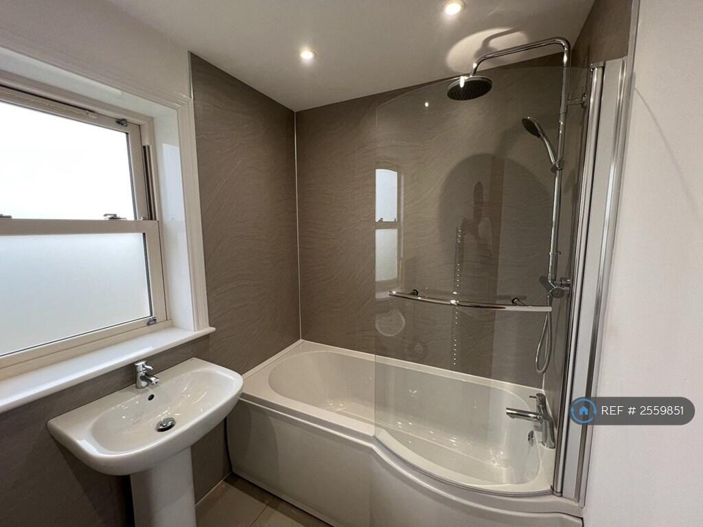 Main Bathroom
