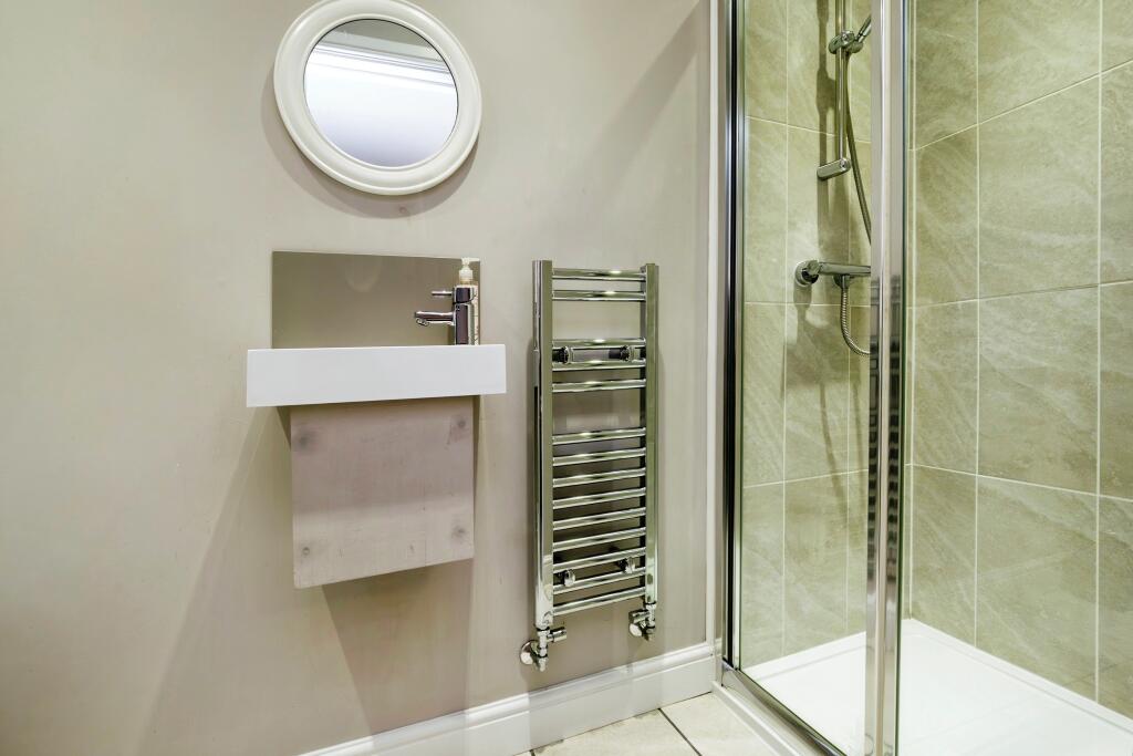 En-Suite Shower