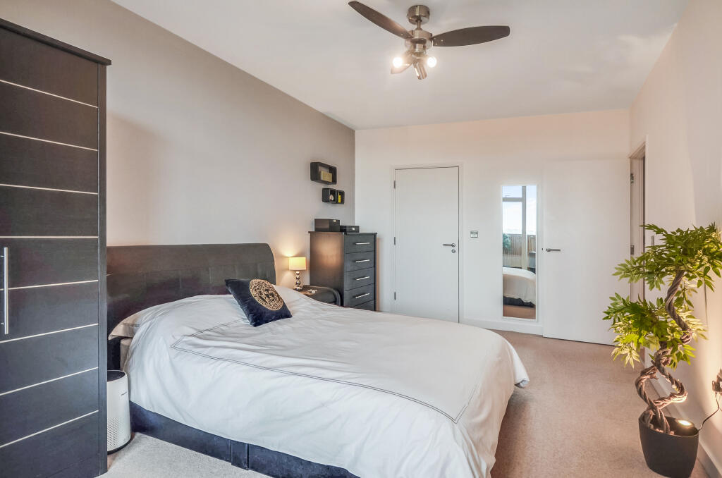 Master Bedroom_Pic_3