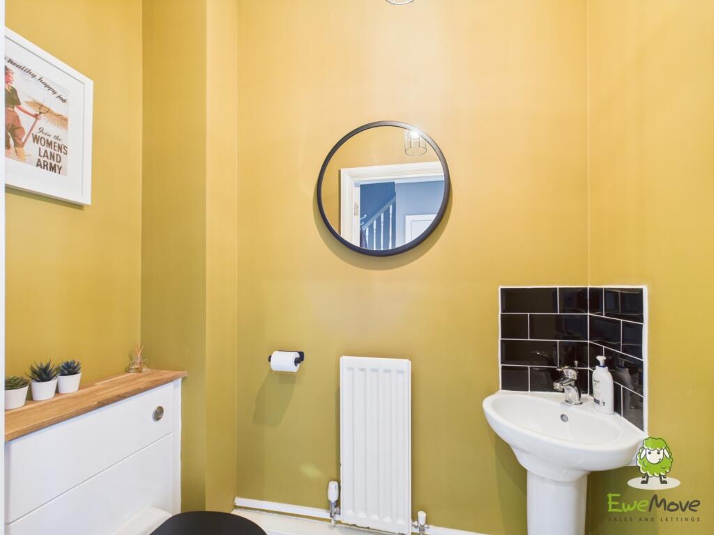 EweMove Basingstoke Estate Agents 21 Gaiger Avenue