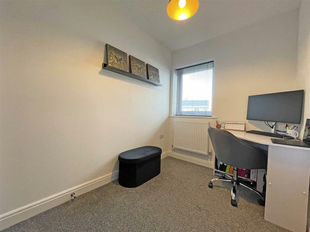 Lilford Gardens 20a - Bedroom 3.JPG