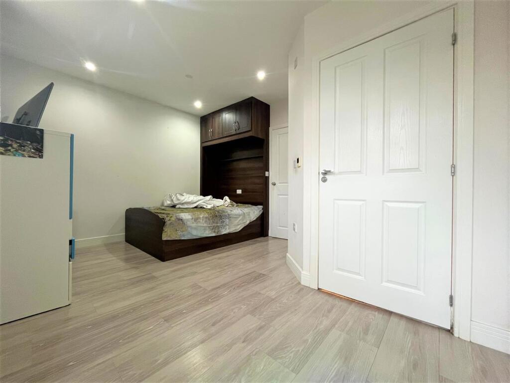 Mster Bedroom