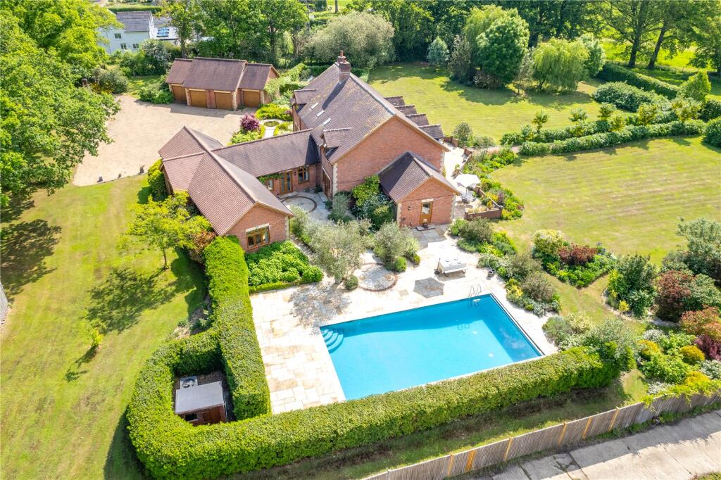 House &amp; Pool