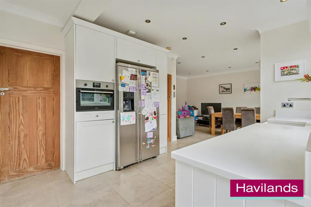 54 Cheyne Walk N21 1DE-4.jpg