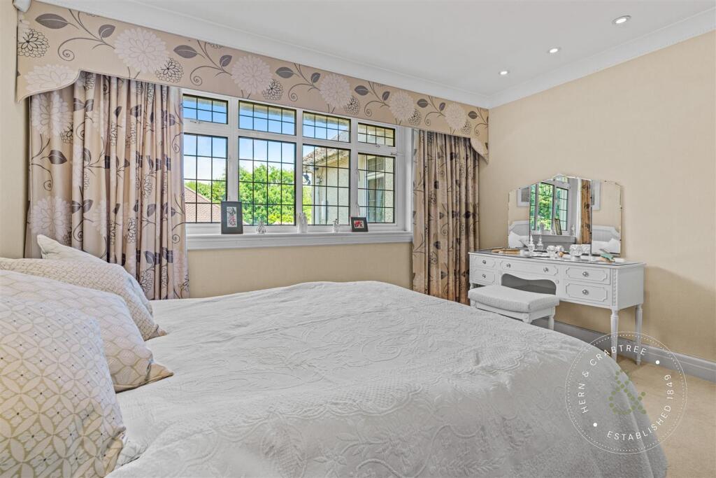 Rhiwbina Hill, Hern Crabtree (47).jpg