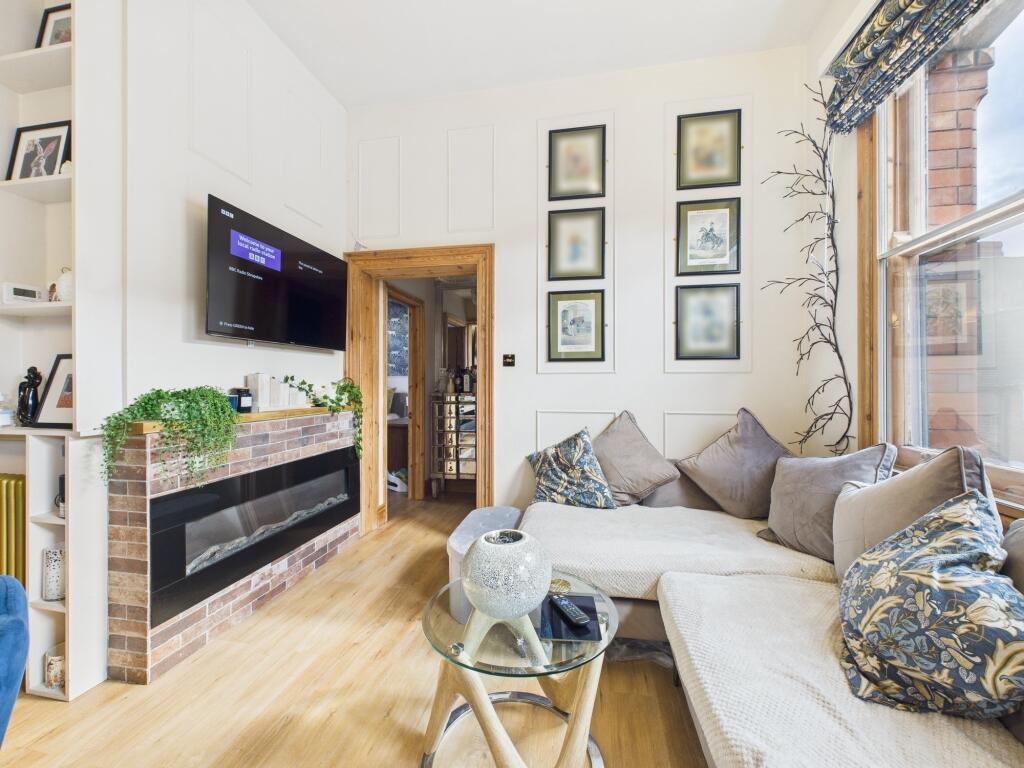 open plan lounge &amp; kitchen