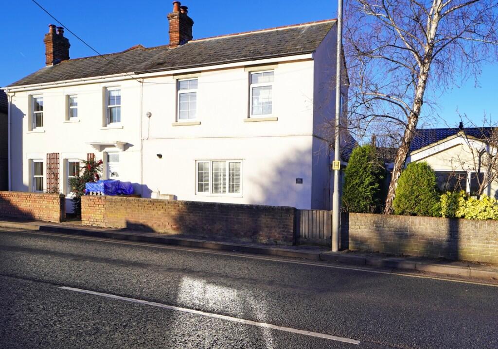 Lechlade Road, Highworth, SN6 7HQ