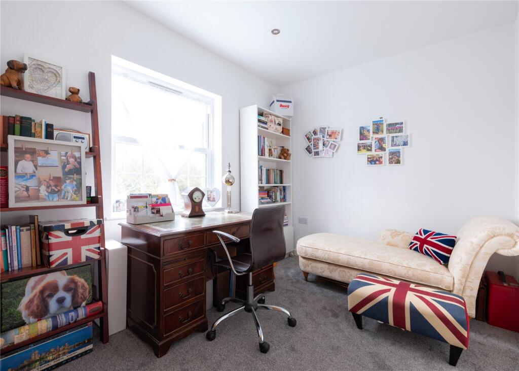 Bedroom/Study