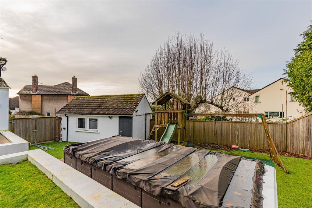 Bronwydd Close 6-8.jpg