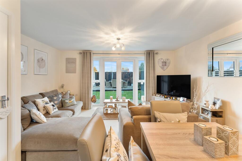 Lounge / Dining Room