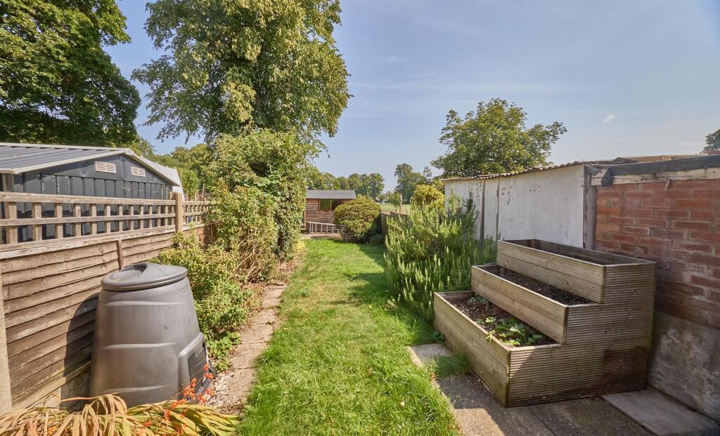 50 Queens Road HK  7.jpg