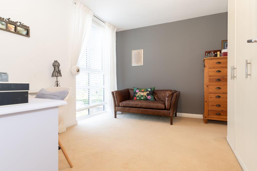 KITCHEN DINER AND FABULOUS SITTING/DINING ROOM