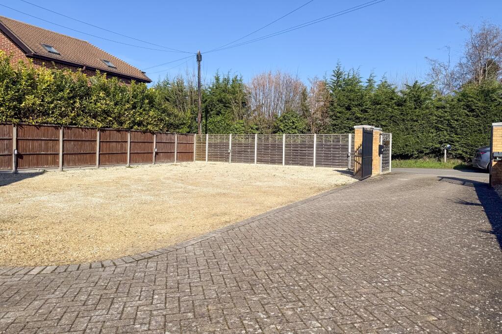 Extensive Driveway Parking