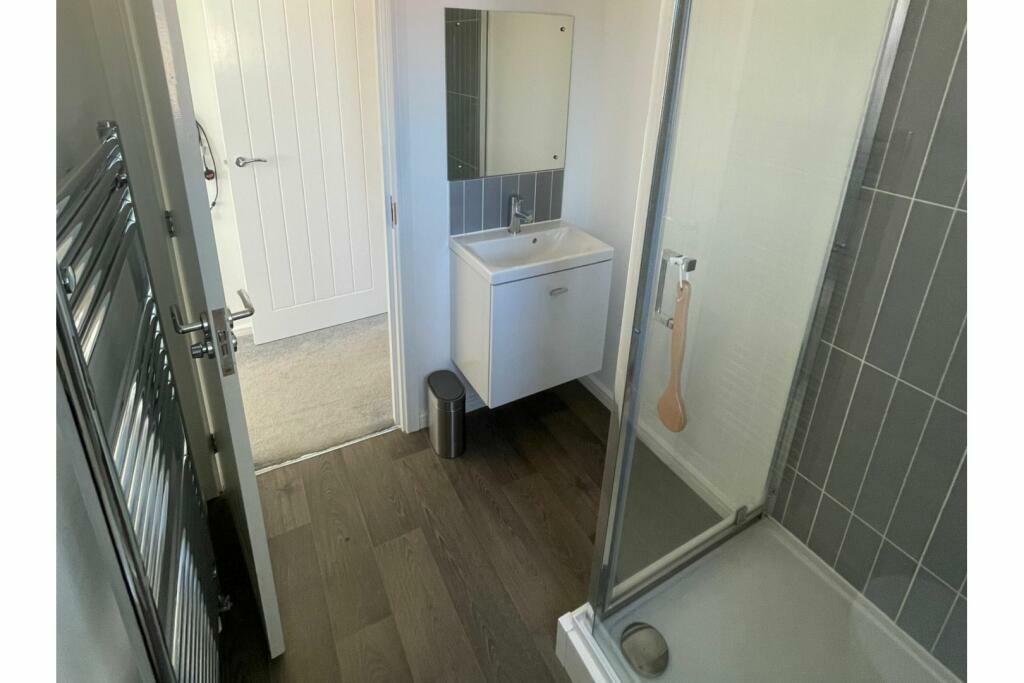 ensuite 2.jpeg