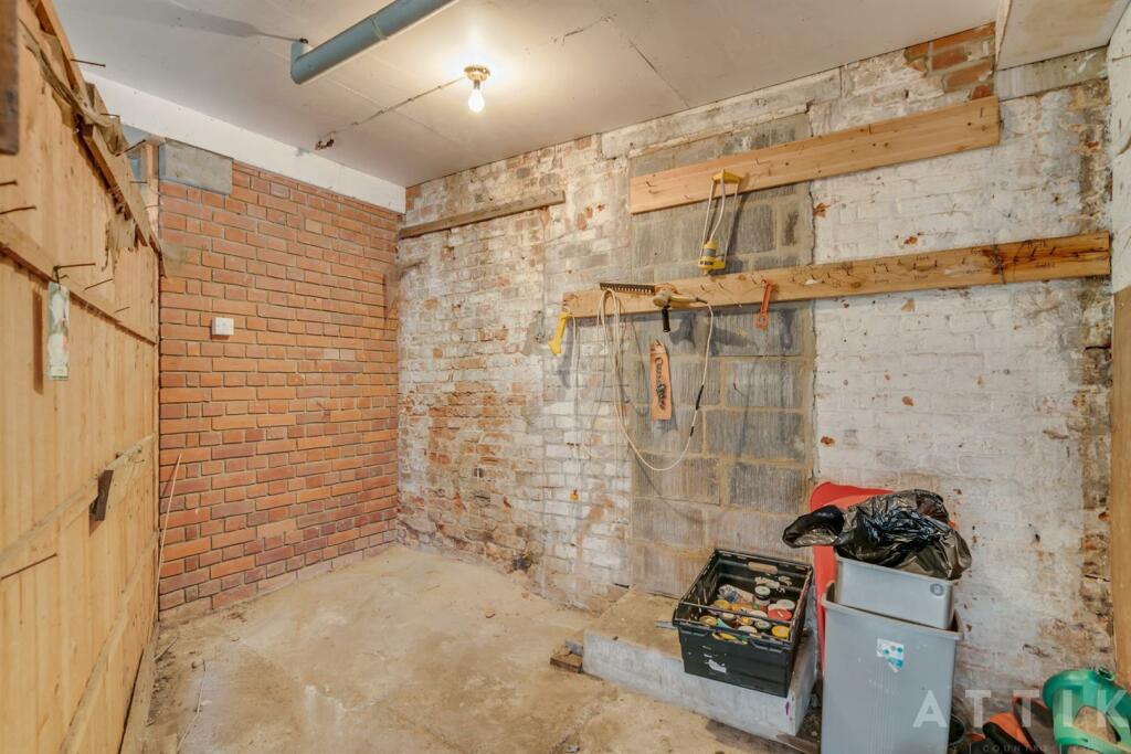 4 Gables, Bridge Street, Halesworth, IP19 8AQ (9) 
