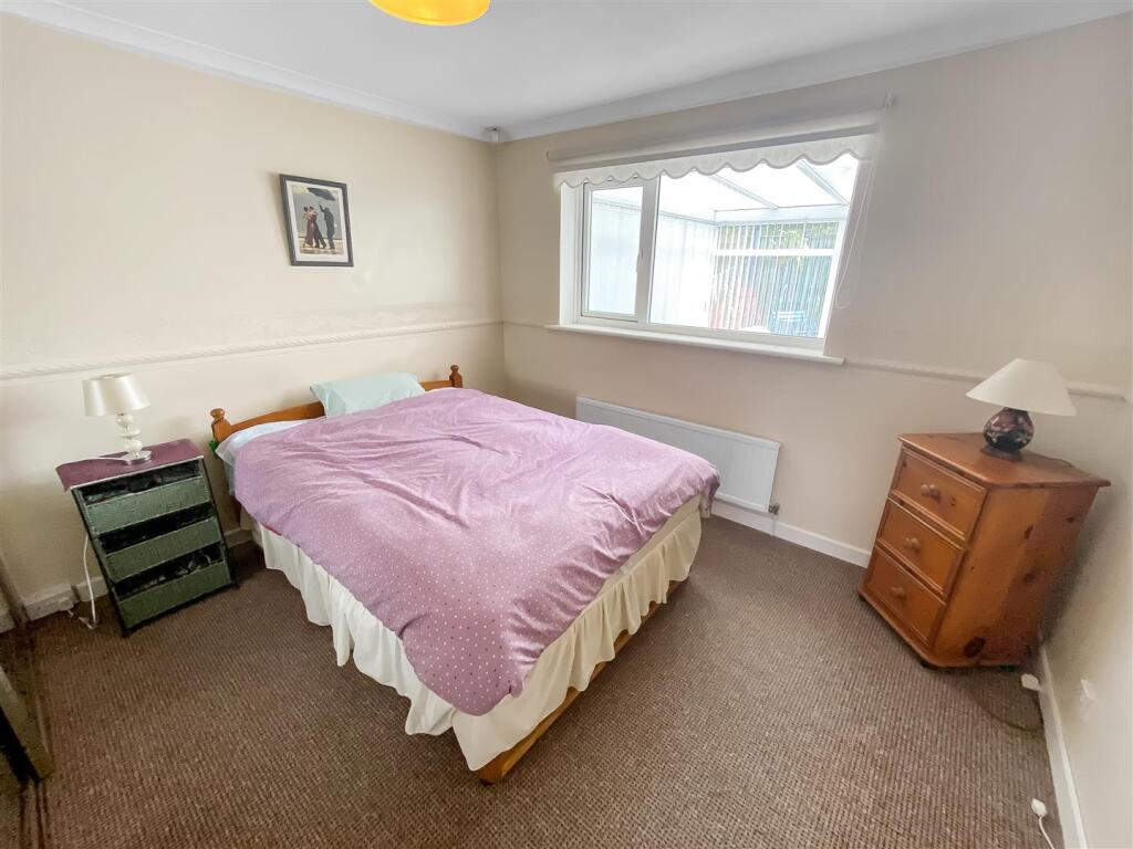 Bedroom One (1).jpg
