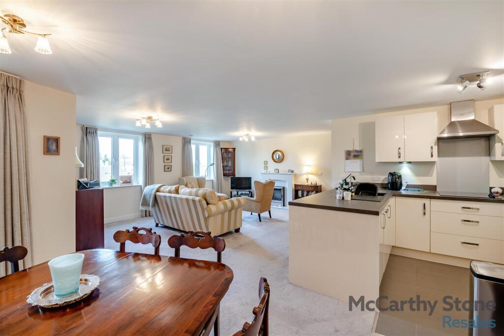 8641374-interior08.jpg