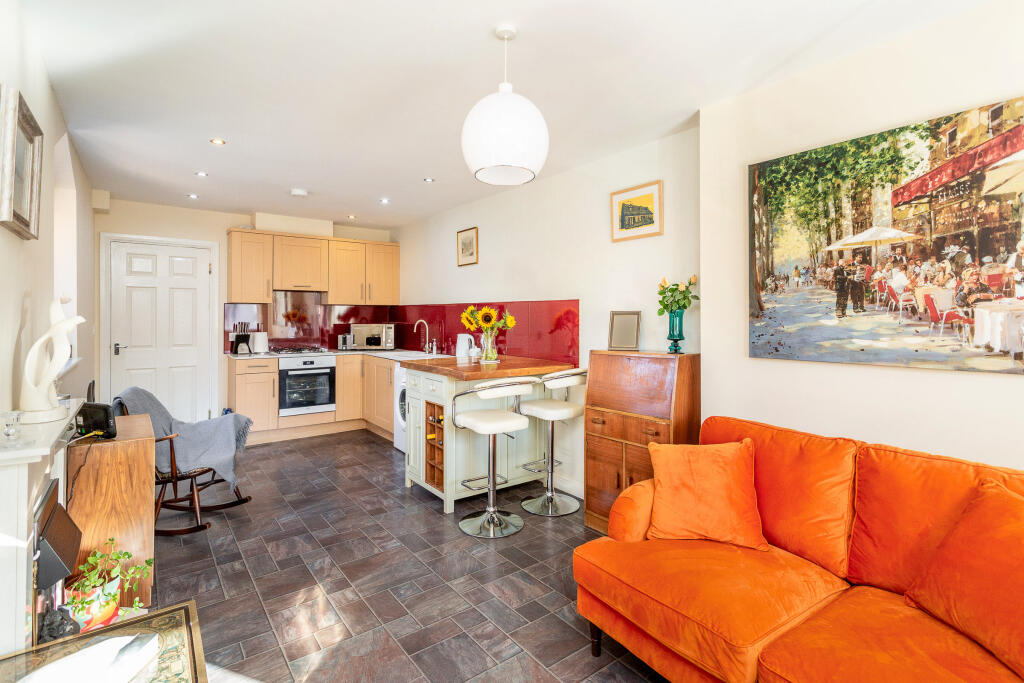 lounge/diner/kitchen b