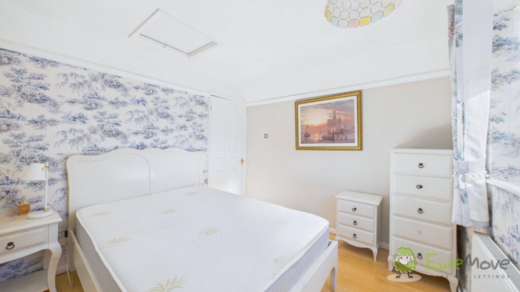 CAM02351G0-PR0081-STILL003