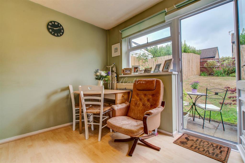 Astoria Close, Thornhill, HernCrabtree (7).jpg