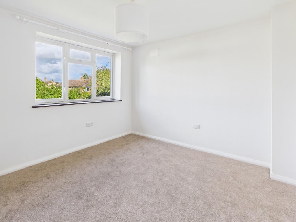 CAM02519G0-PR0333-STILL017