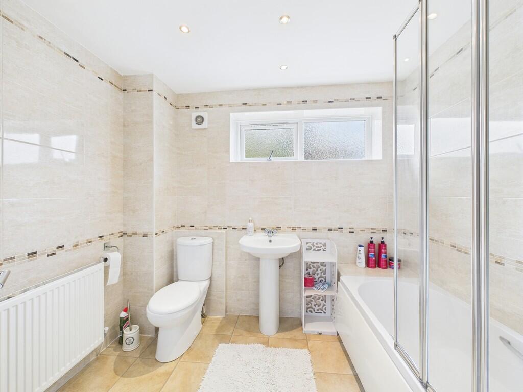 CAM02854G0-PR0425...