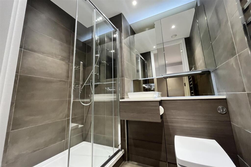 ENSUITE SHOWER ROOM