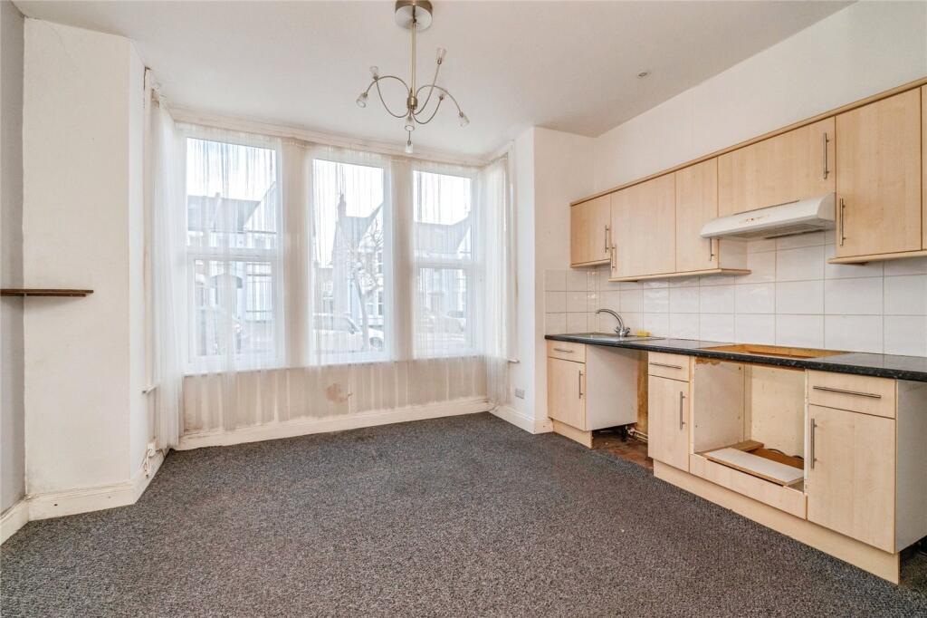 Lounge/Kitchenette